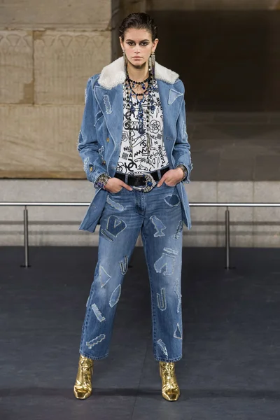 Look 37